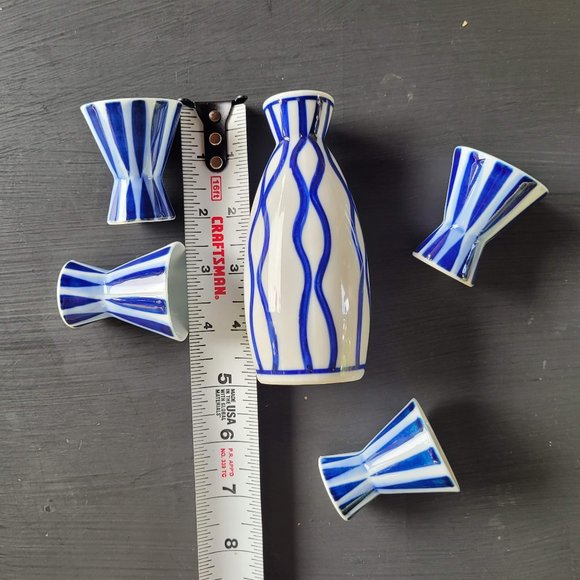 Blue and White Japanese Sake Set - Picture 7 of 8